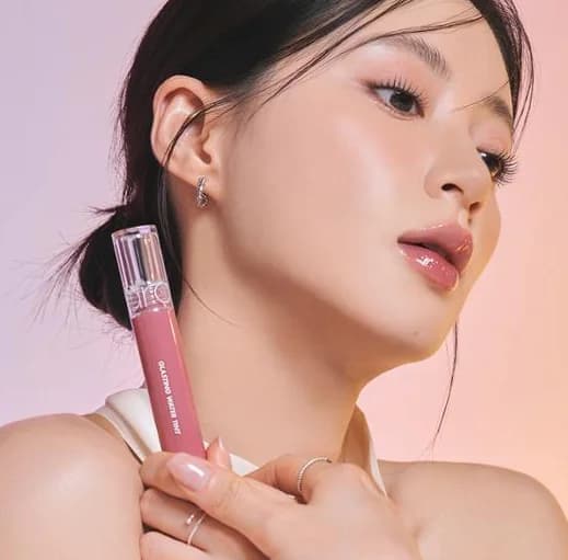 Viral Water-Gloss Lip Stain: My Honest Wear Test and Swatches